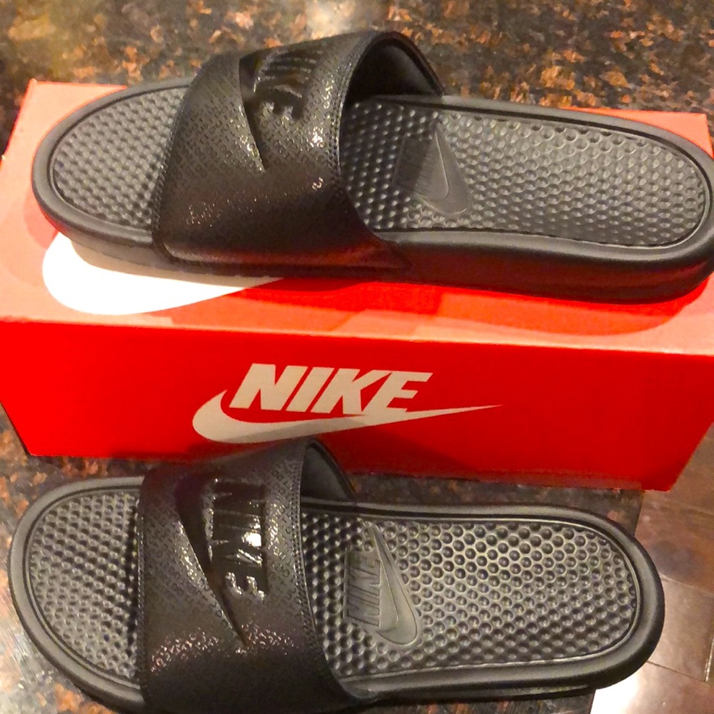 🎅🏼 NWT men’s NIKE Benassi JDI sz 13 🎅🏼